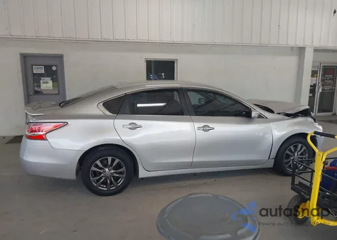 2015 Nissan Altima 2.5 S из США, поврежденный, VIN 1N4AL3APXFC445478